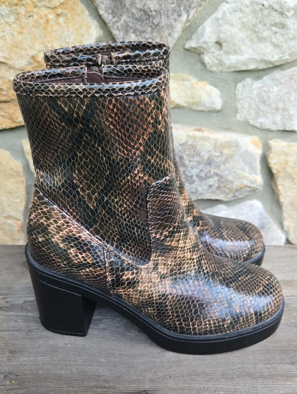 Urban Outfitters Brown Faux Snakeskin Chunky Heel Platform Boots Size 8 Animal